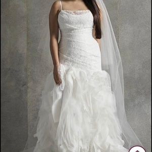 NWT VERA WANG WHITE COLLECTION Wedding Dress With CATHEDRAL VEIL. Size 22.